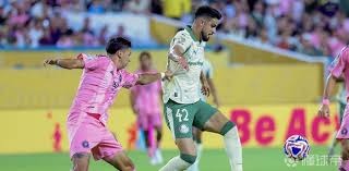 詹姆斯：衷心希望人们没有忘记罗斯，他是个不可思议的竞争者